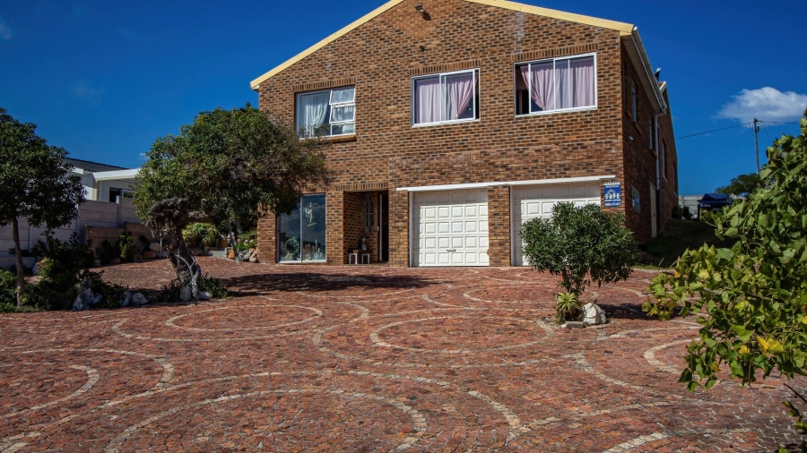 4 Bedroom Property for Sale in De Kelders Western Cape